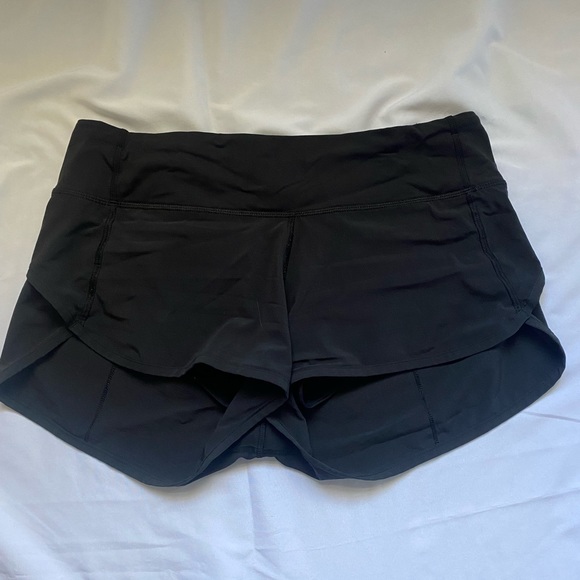 THREE Lululemon Athletica - Speed Up Low-Rise Lined Short 2.5". Size 6. - Picture 2 of 10